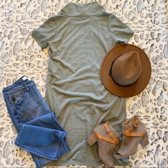 Green Mock Neck Hi/Low Knit Top - Picture 2 of 3